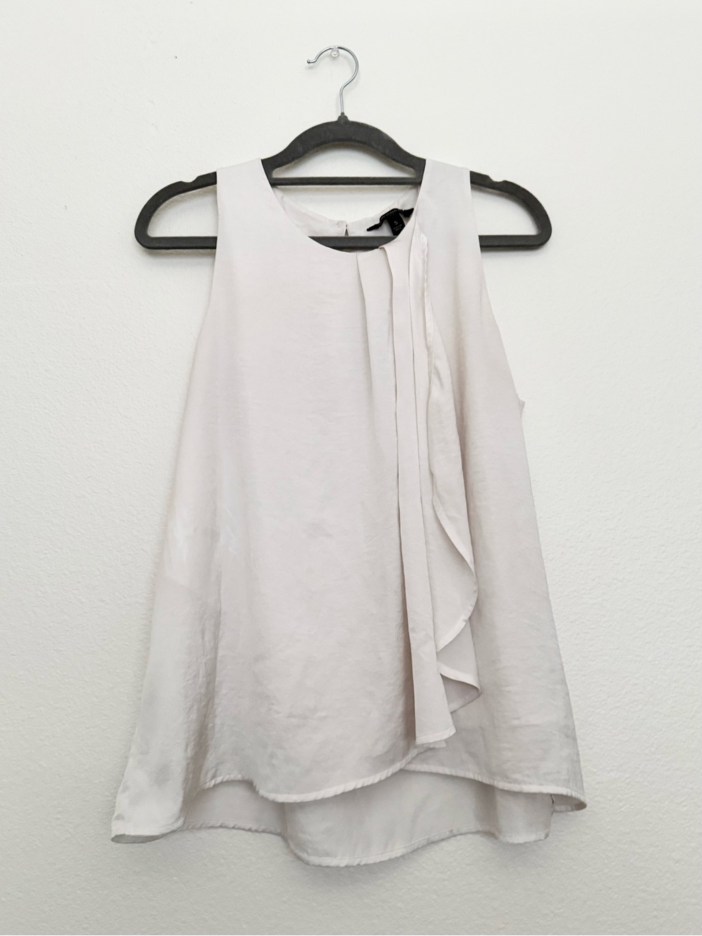 Banana Republic Satin Sleeveless Off White Blouse Size S